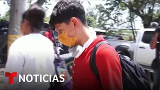 Estos hondureños figuran entre los primeros autodeportados con $1,000 | Noticias Telemundo