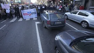 Serbia, proseguono le manifestazioni per il crollo del tetto della stazione di Novi Sad