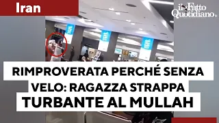 VELO Mullah rimprovera una ragazza senza velo all’aeroporto di Teheran: lei gli strappa il turbante