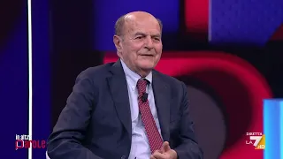 Meloni non si alza in Aula, Bersani sbotta: &quot;Se un Paese viene massacrato, tu ti alzi&quot;