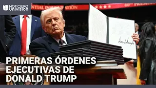 Trump firma varias órdenes ejecutivas frente a miles de seguidores en el Capital One Arena