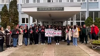 No Comment: gli studenti serbi bloccano l&#39;accesso alle università