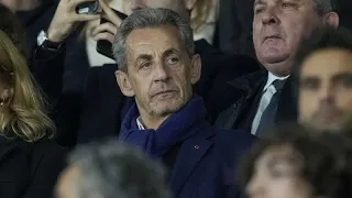 Francia, Sarkozy condannato per corruzione: tre anni di reclusione, uno con braccialetto elettronico