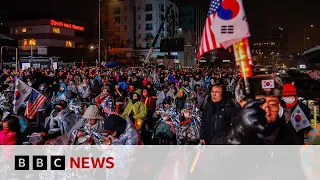 South Korea investigators attempt to arrest impeached president for second time | BBC News