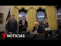 Trump firma más órdenes ejecutivas en la Oficina Oval en su primer día en la presidencia