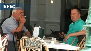 Los franceses, favorables al fin del tabaco en parques y playas que excluye a las terrazas