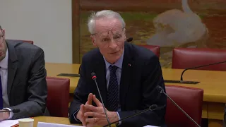 Aides publiques aux entreprises : “Ces aides ne tombent pas dans un trou béant”, J-D. Senard