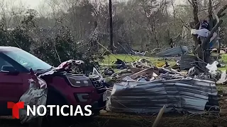 Graves daños en viviendas y vehículos tras el paso de tornados en Texas, Louisiana y Mississippi