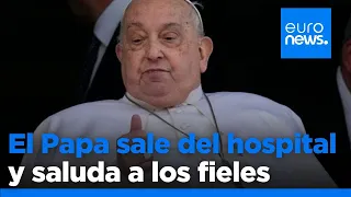 El Papa Francisco aparece por primera vez para saludar al público tras 37 días de hospitalización