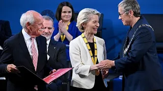 Ursula von der Leyen erhält Karlspreis