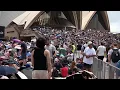 Stundenlanges Warten und die Hoffnung auf einen guten Platz, um das Feuerwerk in Sydney zu sehen