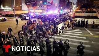 Los angelinos dormirán bajo toque de queda para evitar nuevos actos violentos | Noticias Telemundo