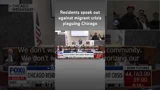 BLAST Chicago residents continue to blast Mayor Johnson over migrant crisis #shorts