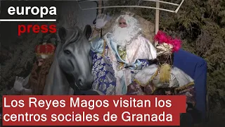 Los Reyes Magos visitan a los usuarios de los centros sociales de la Diputación de Granada