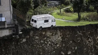 ROUGH RICE Aufräumen nach Unwetter an der Adria: Leichen vom Friedhof und platter Reis