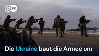 Neuaufstellung: Wie die ukrainische Armee schlagkräftiger werden soll | DW Nachrichten
