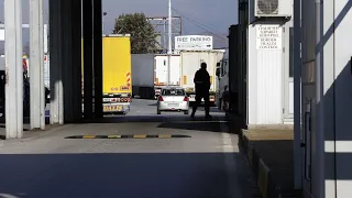 Rumanos y búlgaros celebran el fin de los controles fronterizos tras entrar en el espacio Schengen