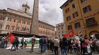 GATHER Dozens of protesters gather in front of Italian parliament in solidarity with Palestinians in Gaza