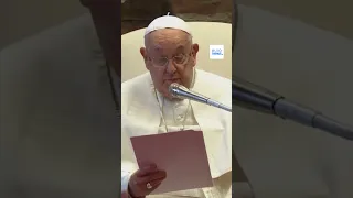 Papa Francesco cade in casa