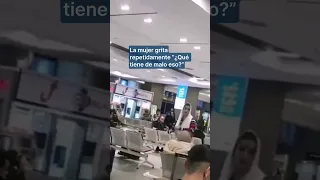 Una mujer iraní le arrebata el turbante a un clérigo