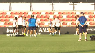 AJAX El Valencia CF prepara el partido de Champions ante el Ajax