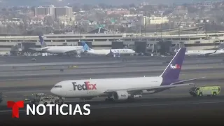 FEDEX CORP. Avión de Fedex aterriza de emergencia en Nueva Jersey tras impactar con un ave | Noticias Telemundo