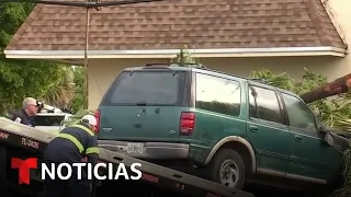 Un auto con migrantes indocumentados choca y detienen a uno de sus ocupantes | Noticias Telemundo