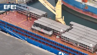 Lima recibe el primer lote de vagones y locomotoras de EE.UU. para tren de cercanías