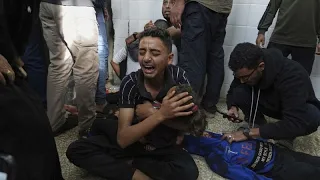 Gaza: già otto morti sotto le bombe israeliane, l&#39;Onu distribuisce l&#39;ultimo lotto di aiuti