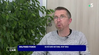 Prisons attaquées : les surveillants sont inquiets - Reportage C dans l&#39;air 21.05.2025