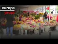 Ciudadanos compran flores este domingo para celebrar el Día de la Madre