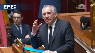 Bayrou logra dividir, al menos por ahora, a los socialistas de la coalición de izquierda