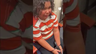 Niño de 6 años con hiperactividad es esposado por la policía
