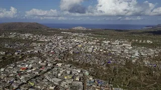 À Mayotte, François Bayrou annonce des mesures pour reconstruire l&#39;archipel