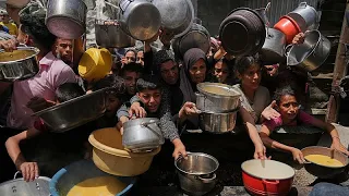 Onu: i primi camion di aiuti entrano a Gaza dopo quasi tre mesi di blocco israeliano