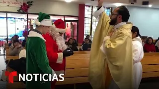 Inmigrantes participan en una misa de Navidad en Staten Island, Nueva York | Noticias Telemundo