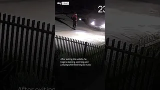 Dancing thief steals $5,000 worth of laptops