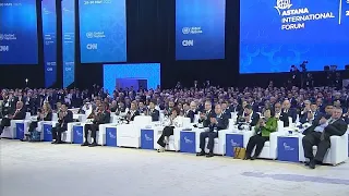 Leader mondiali si riuniscono al forum di Astana per affrontare le sfide globali