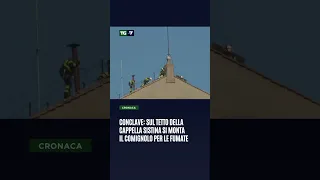 Conclave: sul tetto della Cappella Sistina si monta il comignolo per le fumate