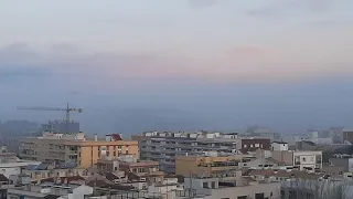 Spagna, nube tossica in Catalogna: bruciano 70 tonnellate di cloro in fabbrica vicino Barcellona