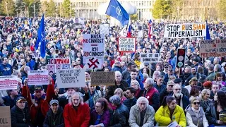 Thousands of Slovaks protest in Bratislava against PM Robert Fico and his Russia-friendly policies