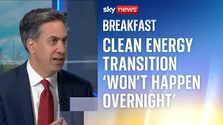 Govt commits £300m to building offshore wind farms