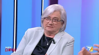 LA SIA &quot;Trump è l&#39;antipapa, assurdo che nessuno nel governo si sia indignato&quot;, Rosy Bindi sulla foto ...