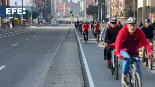 La ciclovía de Bogotá cumple 50 años transformando las calles en un espacio de deporte y comunidad