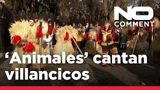 NO COMMENT: &#39;Osos&#39;, &#39;cabras&#39; y pastores cantan villancicos de Rumanía