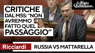 Attacchi russi a Mattarella, ovazione alla Camera. Critiche M5s: &quot;Non avremmo fatto quel passaggio&quot;