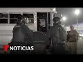 Familiares de inmigrantes venezolanos deportados a El Salvador demandarán | Noticias Telemundo