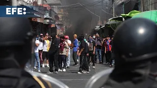 Manifestantes chocan con Fuerzas de seguridad de Guatemala en rechazo a seguro vehicular