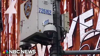 New York prepares for New Year&#39;s Eve with over one million expected in Times Square