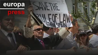 Jueces y fiscales se concentran frente al Supremo contra las reformas del Gobierno